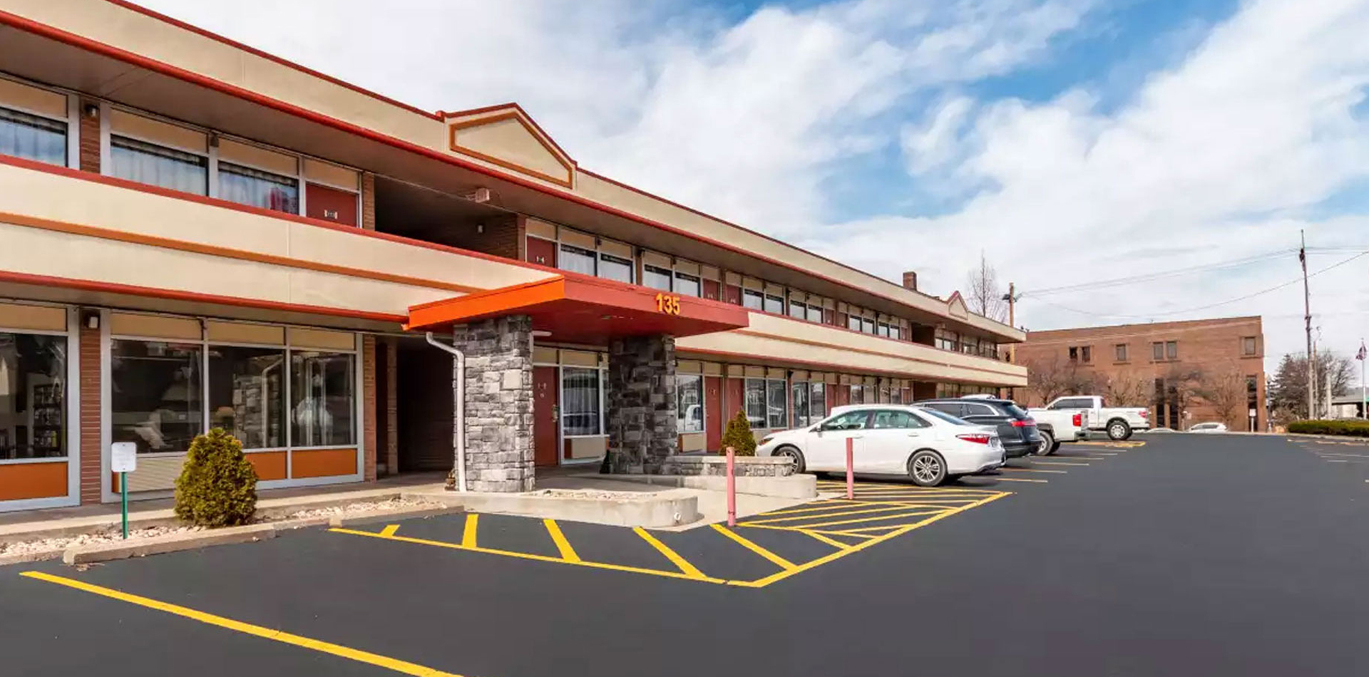 Zanesville Inn & Suites